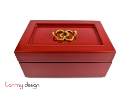 Red rectangular lacquer box attached with 2 peach blossoms 9*14cm